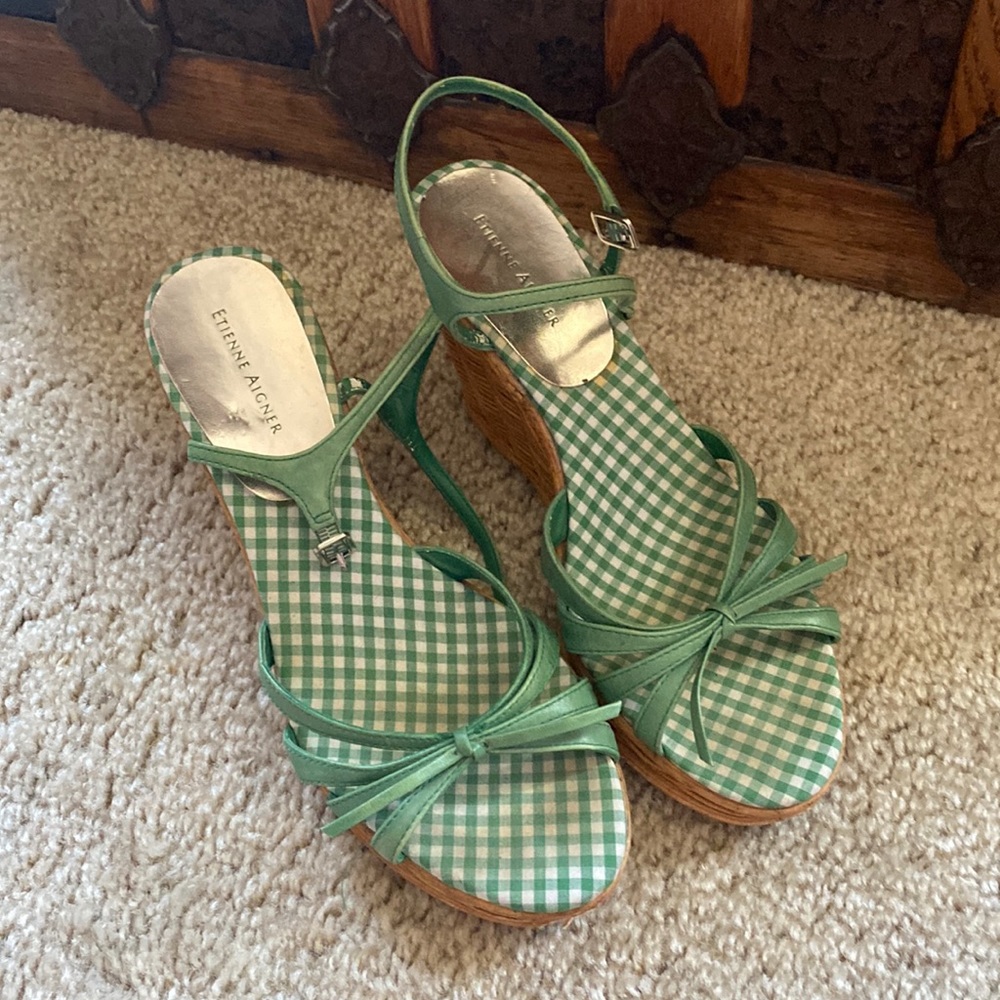 Picnic basket sandals